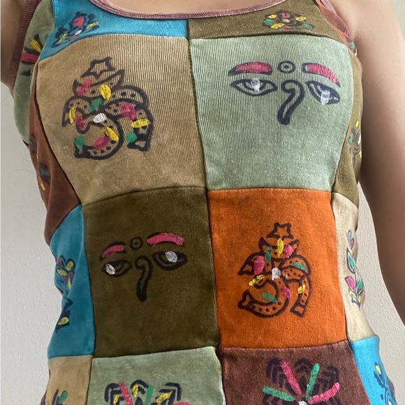 Ethnic African Artistry Top - Picture 2 of 9